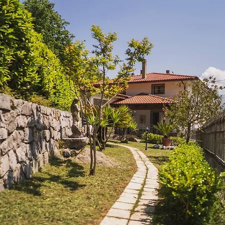 Agriturismo La Valle Degli Ulivi Apartment *